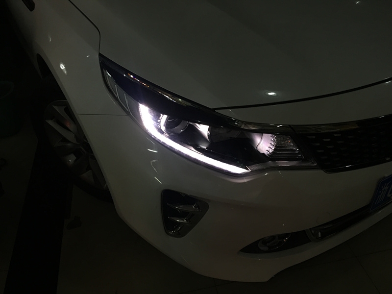上海16款K5升級(jí)車燈 改裝海拉5透鏡 巖崎5500K氙氣燈 遠(yuǎn)光LED光源大燈