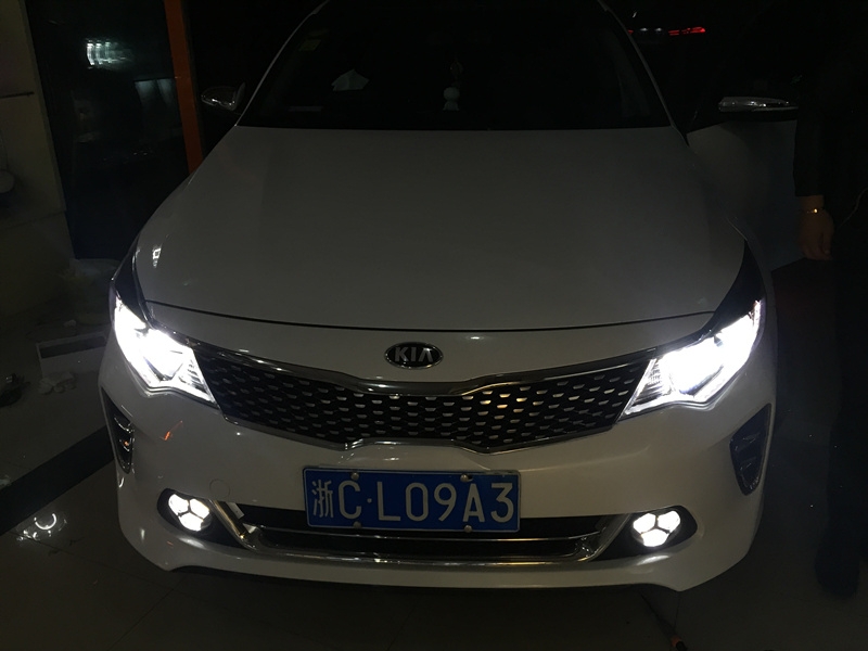 上海16款K5升級(jí)車燈 改裝海拉5透鏡 巖崎5500K氙氣燈 遠(yuǎn)光LED光源大燈