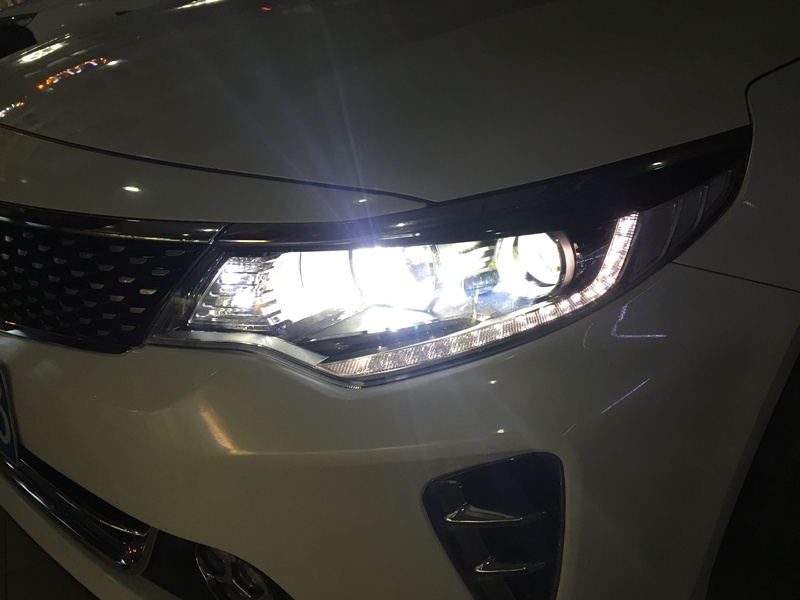 上海16款K5升級(jí)車燈 改裝海拉5透鏡 巖崎5500K氙氣燈 遠(yuǎn)光LED光源大燈