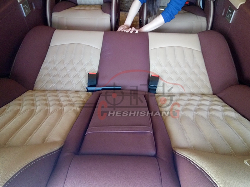 鄭州汽車內(nèi)飾改裝基地/奔馳威霆商務(wù)車改裝圖片