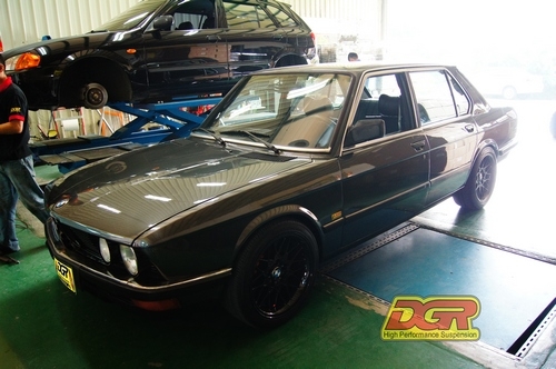 寶馬 E28  上DGR的煞車套件