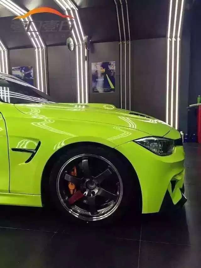 武漢汽車改色膜艾利熒光綠/汽車改色貼膜年審能過嗎/車身改色貼膜對車漆有傷害嗎/武漢專業(yè)車身改色貼膜店