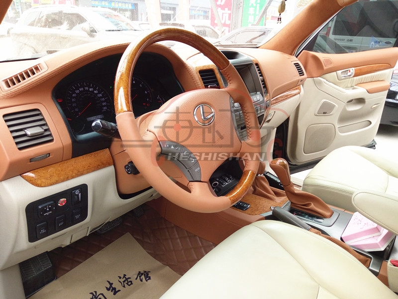 雷克薩斯汽車內(nèi)飾個性改裝，鄭州汽車內(nèi)飾頂棚滿天星改造