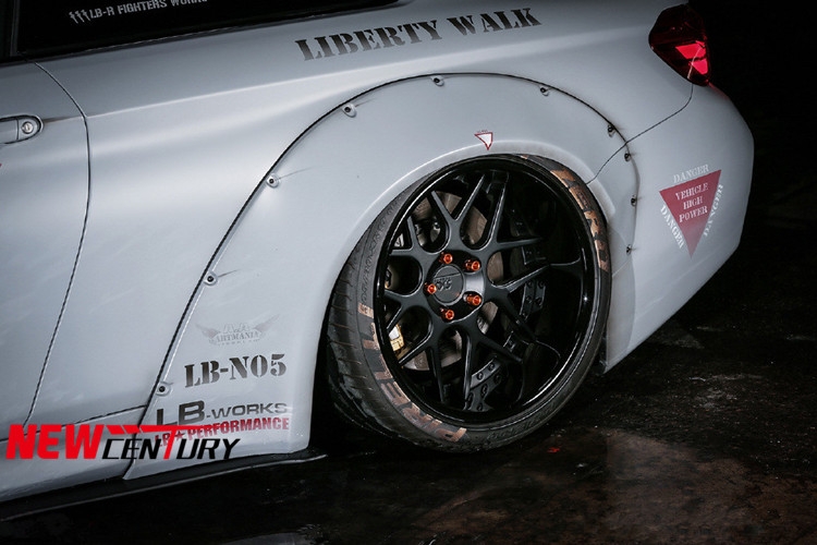 寶馬4系M4/420i/428i/435i/F32改裝LB PERFORMANCE寬體大包圍套件