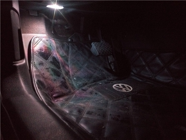 新款炫彩地毯脚垫智能氛围灯 可手机控制 支持爆闪呼吸——清风车影灯改