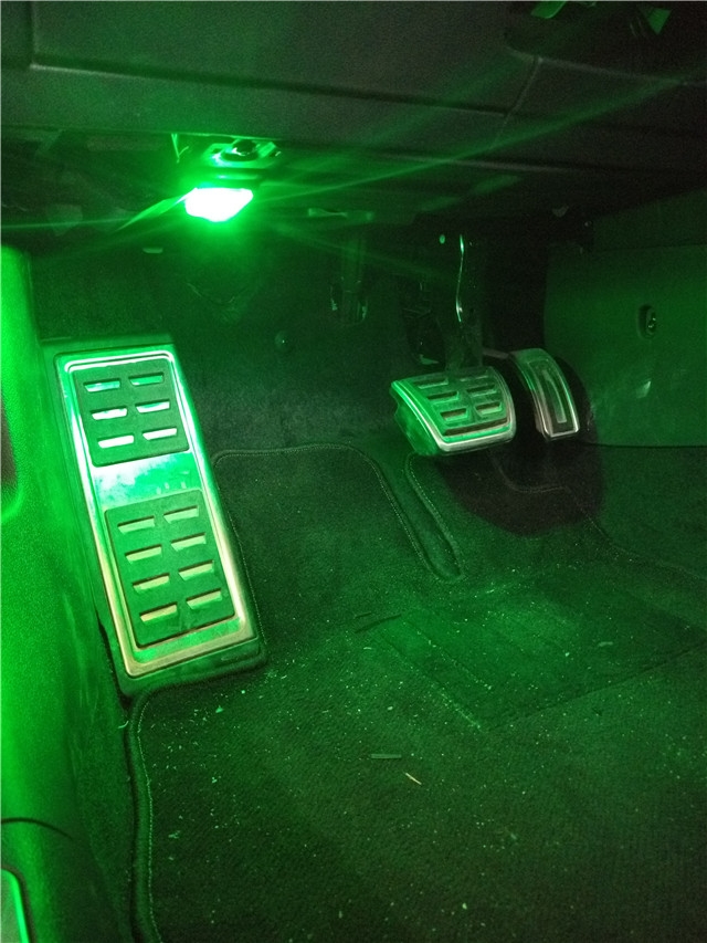 新款炫彩地毯腳墊智能氛圍燈 可手機(jī)控制 支持爆閃呼吸——清風(fēng)車影燈改