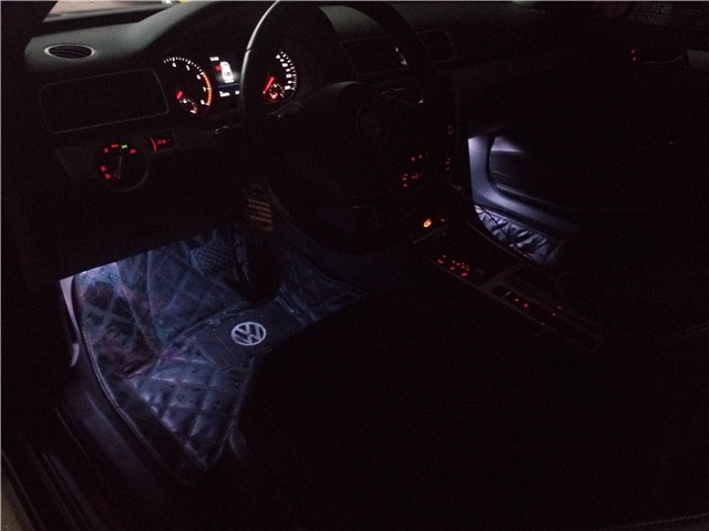 新款炫彩地毯腳墊智能氛圍燈 可手機(jī)控制 支持爆閃呼吸——清風(fēng)車影燈改