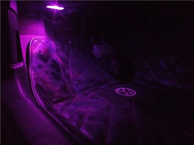 新款炫彩地毯腳墊智能氛圍燈 可手機(jī)控制 支持爆閃呼吸——清風(fēng)車影燈改