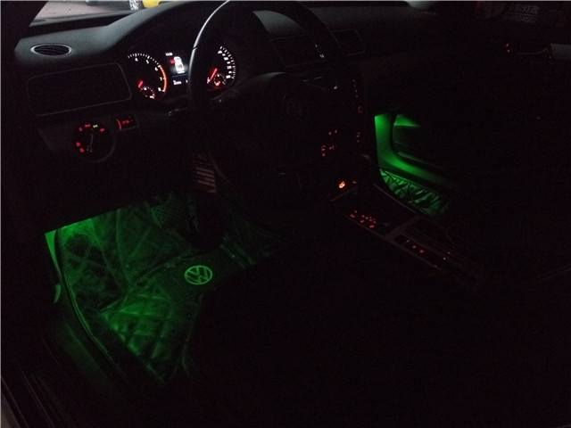 新款炫彩地毯腳墊智能氛圍燈 可手機(jī)控制 支持爆閃呼吸——清風(fēng)車影燈改