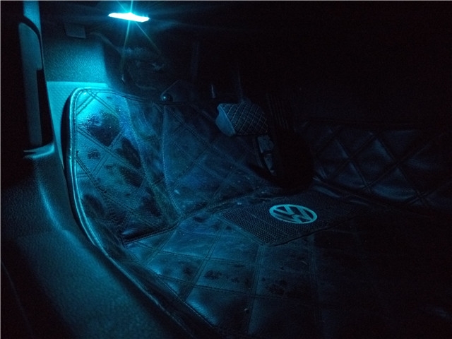 新款炫彩地毯腳墊智能氛圍燈 可手機(jī)控制 支持爆閃呼吸——清風(fēng)車影燈改