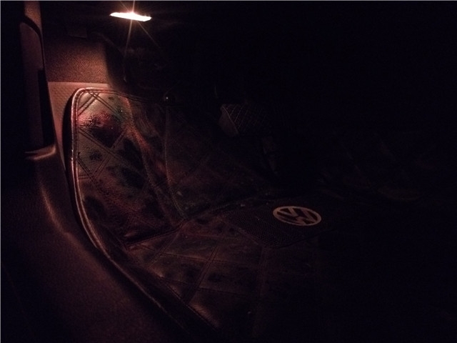 新款炫彩地毯腳墊智能氛圍燈 可手機(jī)控制 支持爆閃呼吸——清風(fēng)車影燈改