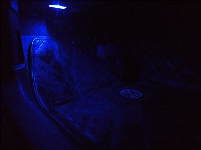 新款炫彩地毯腳墊智能氛圍燈 可手機(jī)控制 支持爆閃呼吸——清風(fēng)車影燈改