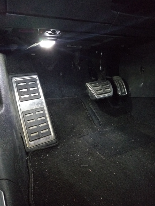 新款炫彩地毯腳墊智能氛圍燈 可手機(jī)控制 支持爆閃呼吸——清風(fēng)車影燈改