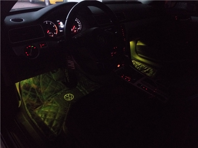 新款炫彩地毯腳墊智能氛圍燈 可手機(jī)控制 支持爆閃呼吸——清風(fēng)車影燈改