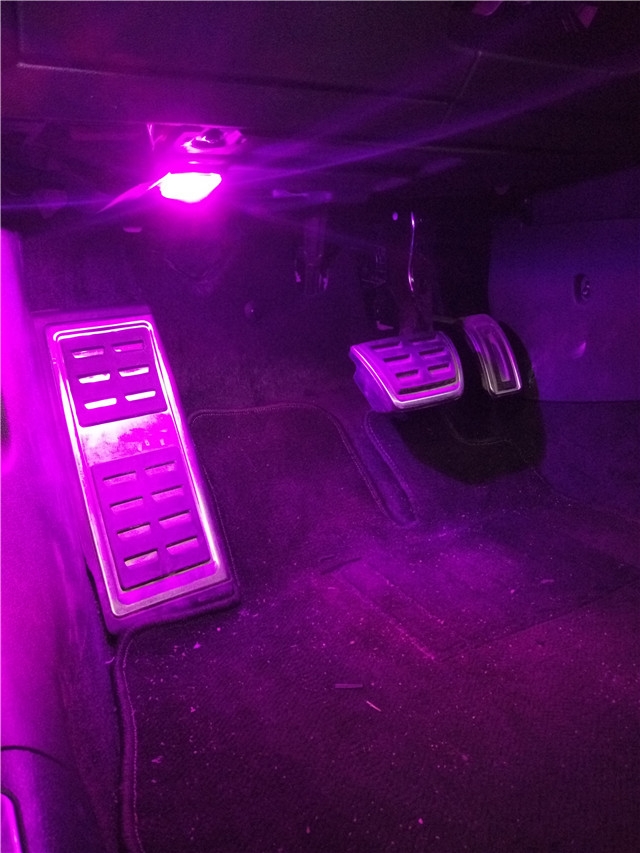 新款炫彩地毯腳墊智能氛圍燈 可手機(jī)控制 支持爆閃呼吸——清風(fēng)車影燈改