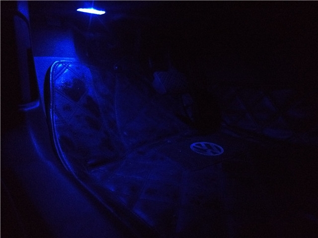 新款炫彩地毯腳墊智能氛圍燈 可手機(jī)控制 支持爆閃呼吸——清風(fēng)車影燈改