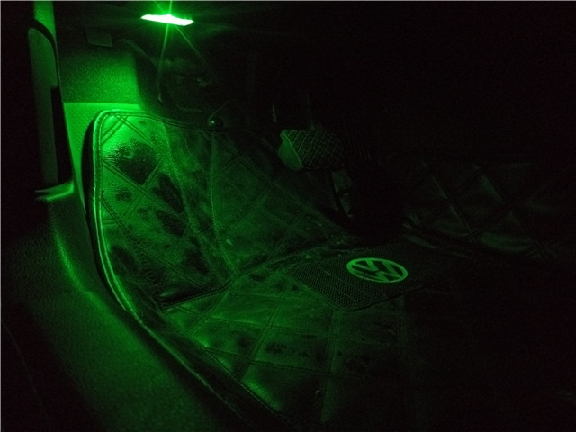 新款炫彩地毯腳墊智能氛圍燈 可手機(jī)控制 支持爆閃呼吸——清風(fēng)車影燈改