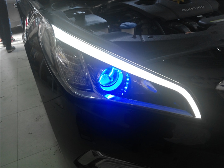 现代索纳塔九代大灯改装升级蓝钻海五双光透镜蓝色恶魔眼效果