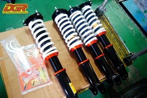 英菲尼迪 Q50 上DGR減震器