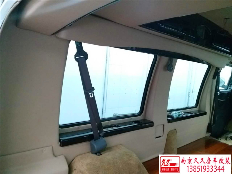 道奇公羊房車改裝商務(wù)車改裝翻新案例