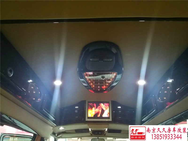 道奇公羊房車改裝商務(wù)車改裝翻新案例
