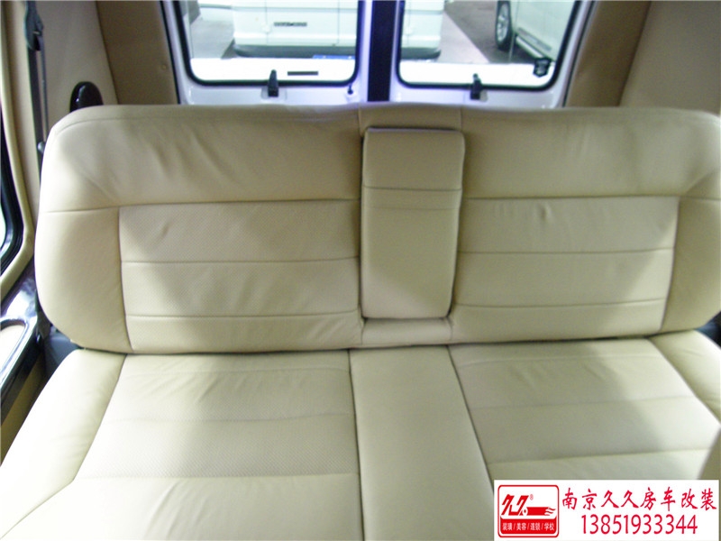 道奇公羊房車改裝商務(wù)車改裝翻新案例