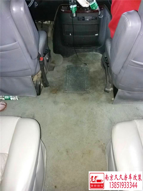 道奇公羊房車改裝商務(wù)車改裝翻新案例