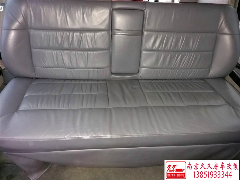 道奇公羊房車改裝商務(wù)車改裝翻新案例