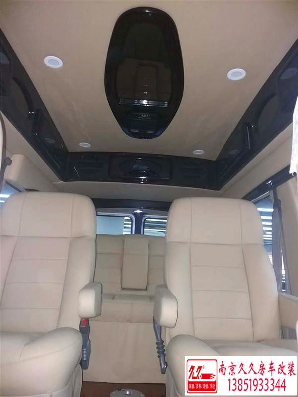 道奇公羊房車改裝商務(wù)車改裝翻新案例