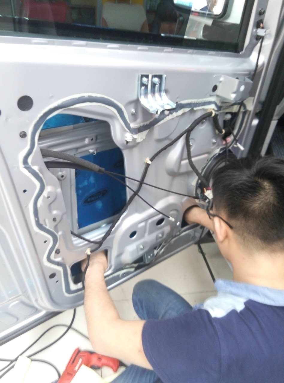 江淮 商務(wù)車改裝一對喇叭