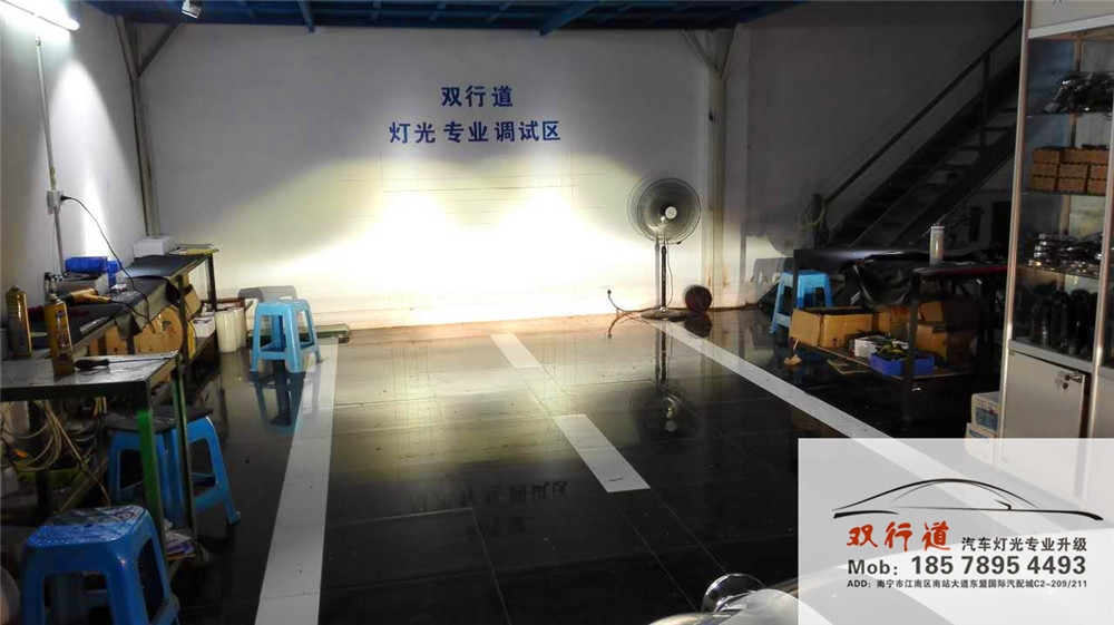 《MINI》雙行道車燈改裝，升級飛利浦套餐，效果顯著