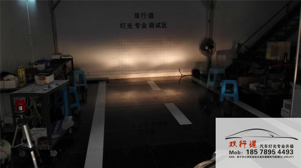 《MINI》雙行道車燈改裝，升級飛利浦套餐，效果顯著