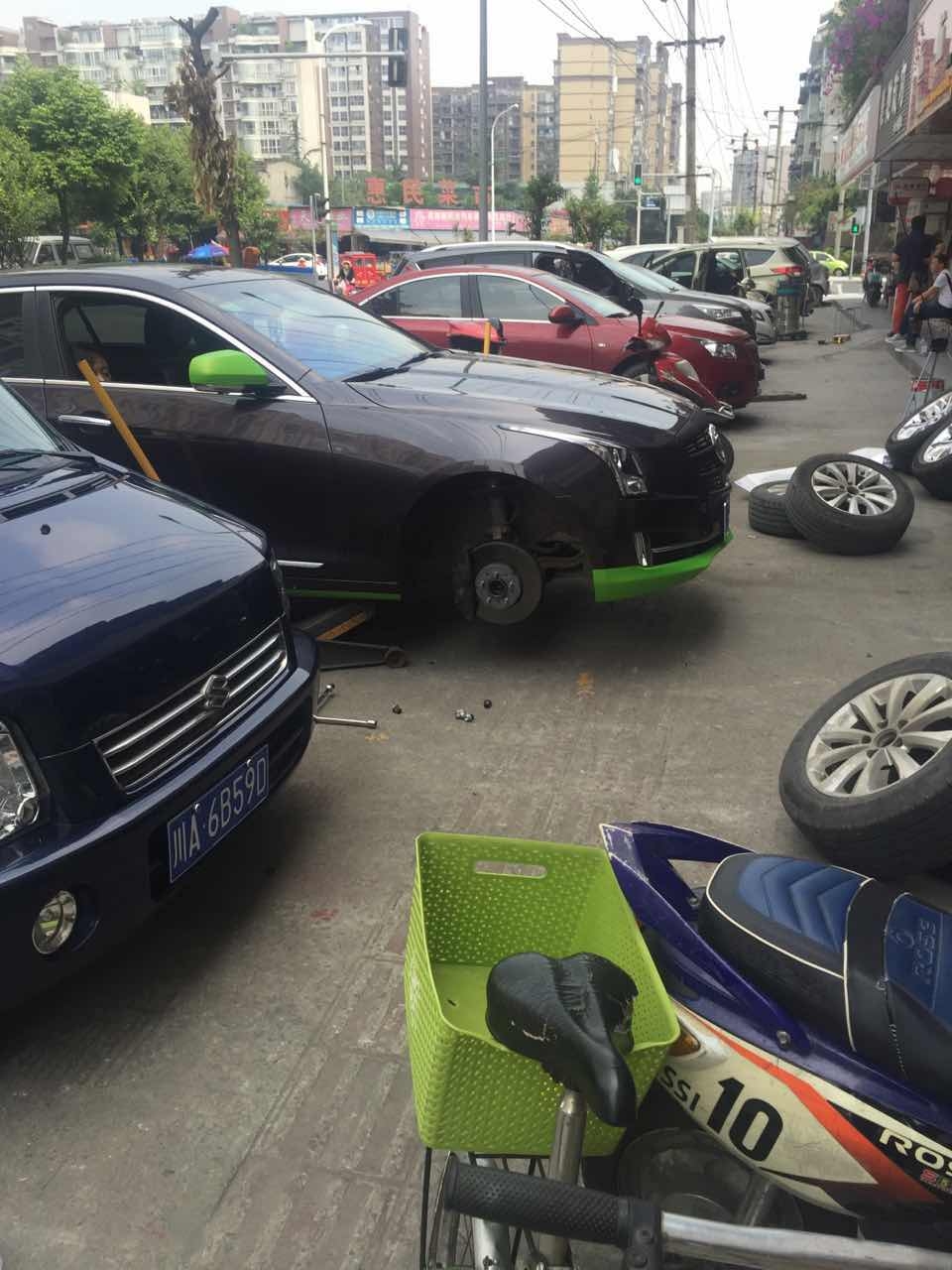 凱迪拉克ATS 原車17寸升級(jí)18寸輪轂