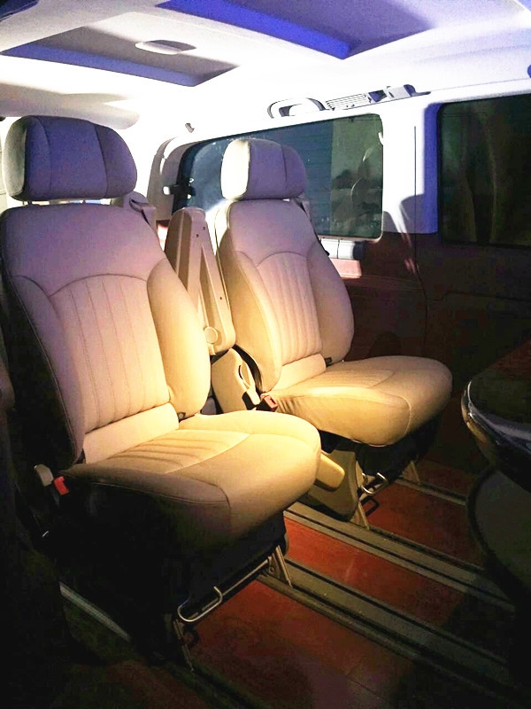 杰歌之奔馳威庭作業(yè)車內(nèi)飾改裝