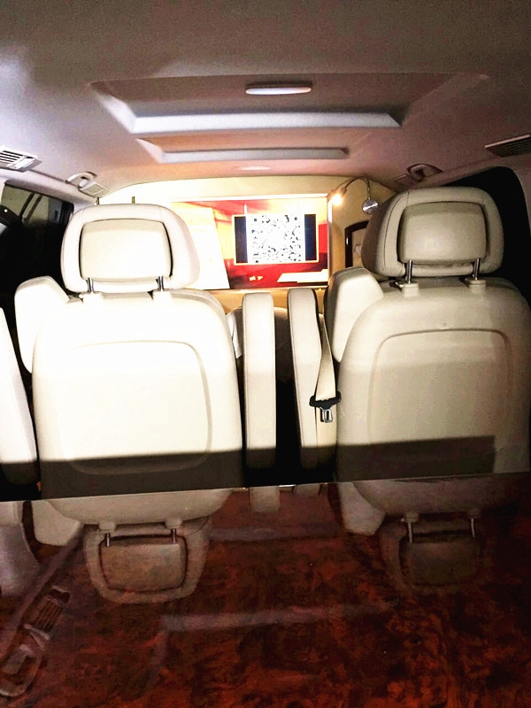 杰歌之奔馳威庭作業(yè)車內(nèi)飾改裝