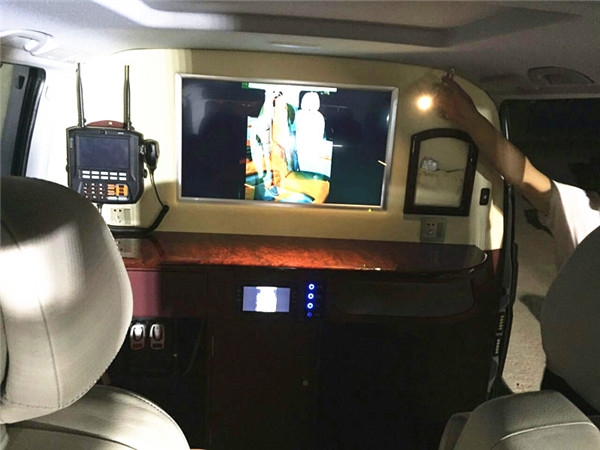 杰歌之奔馳威庭作業(yè)車內(nèi)飾改裝