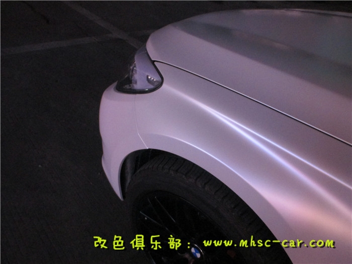 宝马5系GT全车贴膜改色施工德国PWF电光金属白