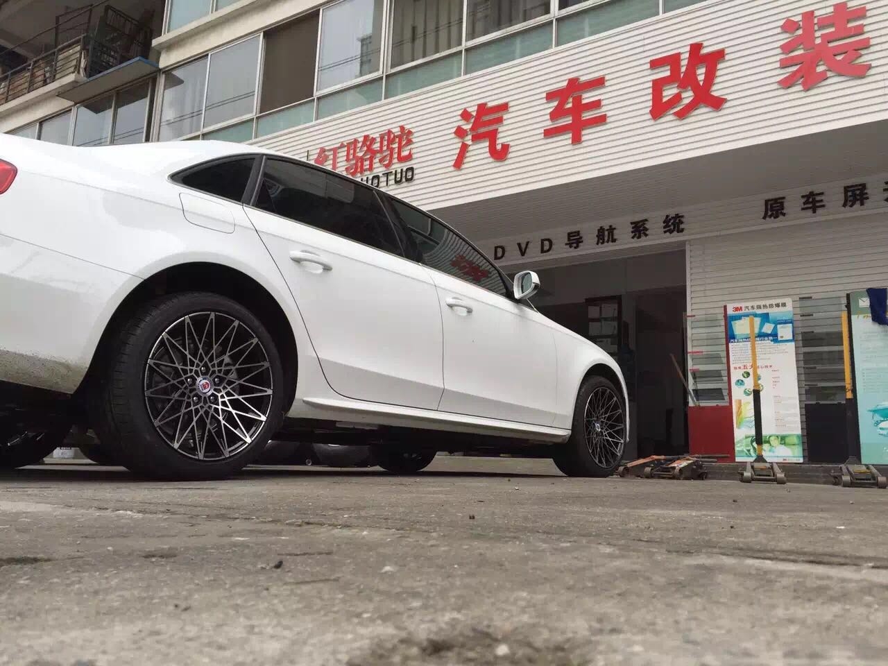 《成都紅駱駝改裝案例》迪A4L 升級18寸迪比特輪轂