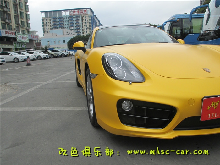 保時捷cayman全車貼膜改色施工韓國LG電光金屬黃