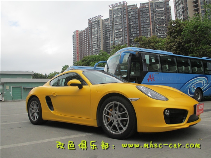 保時捷cayman全車貼膜改色施工韓國LG電光金屬黃