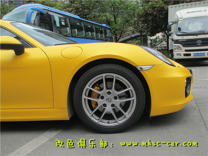 保時捷cayman全車貼膜改色施工韓國LG電光金屬黃
