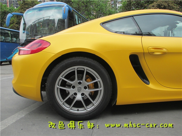 保時捷cayman全車貼膜改色施工韓國LG電光金屬黃