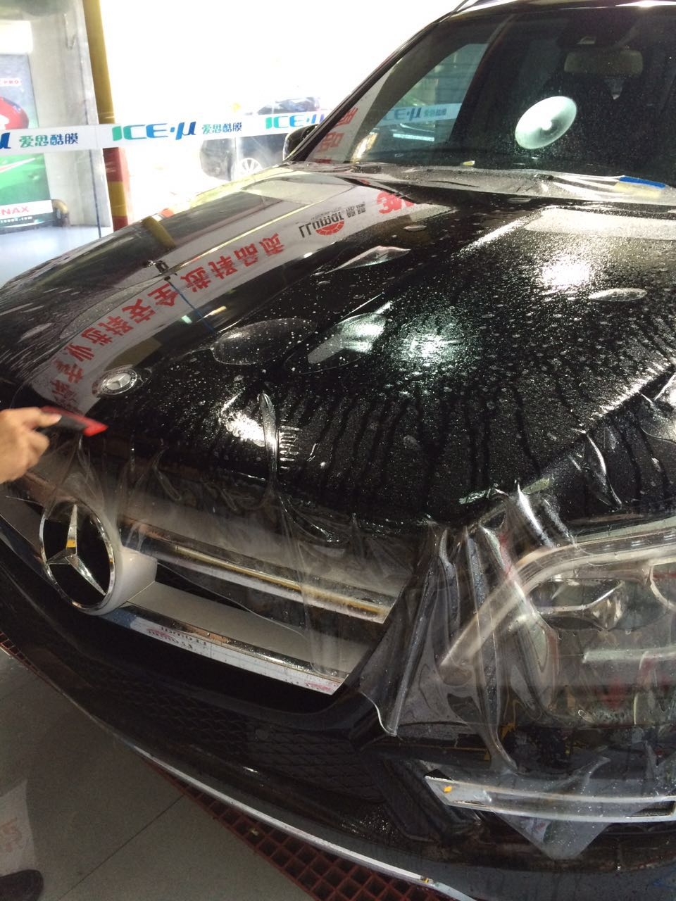 奔馳GL350全車車身透明保護膜施工效果圖 艾利/XPEL/CP/3m隱形車衣車漆透明保護膜有作用嗎？價格多少？傷不傷車漆？
