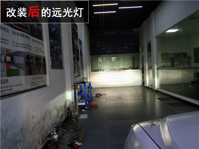 吉利帝豪車(chē)燈升級(jí) 海拉五雙氙透鏡改裝 氙氣大燈升級(jí)——清風(fēng)車(chē)影燈改