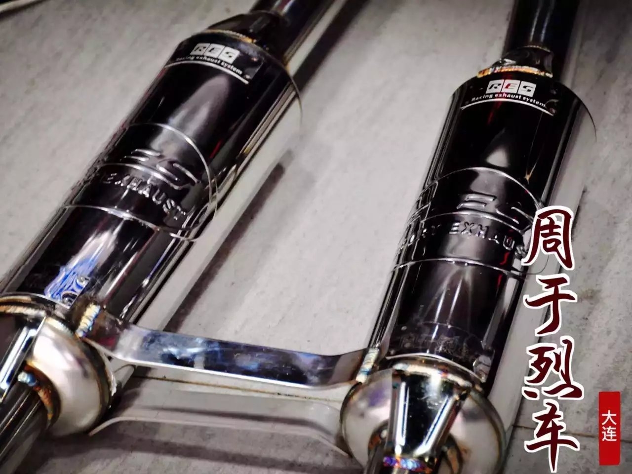 周于烈車 RES 定制版排氣 安裝英菲尼迪FX35