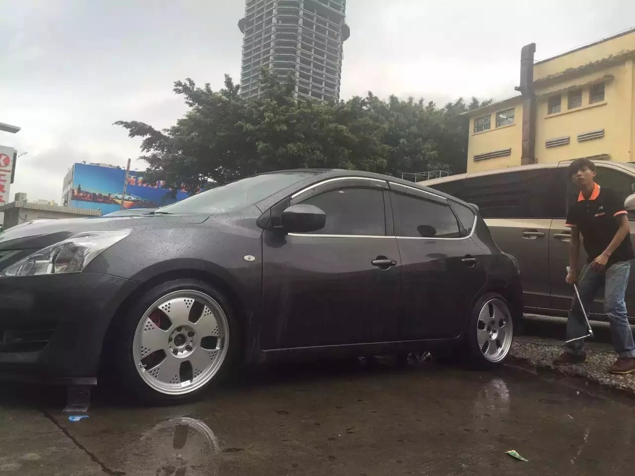 tida1.6T 上 RAYS 鍛造大餅