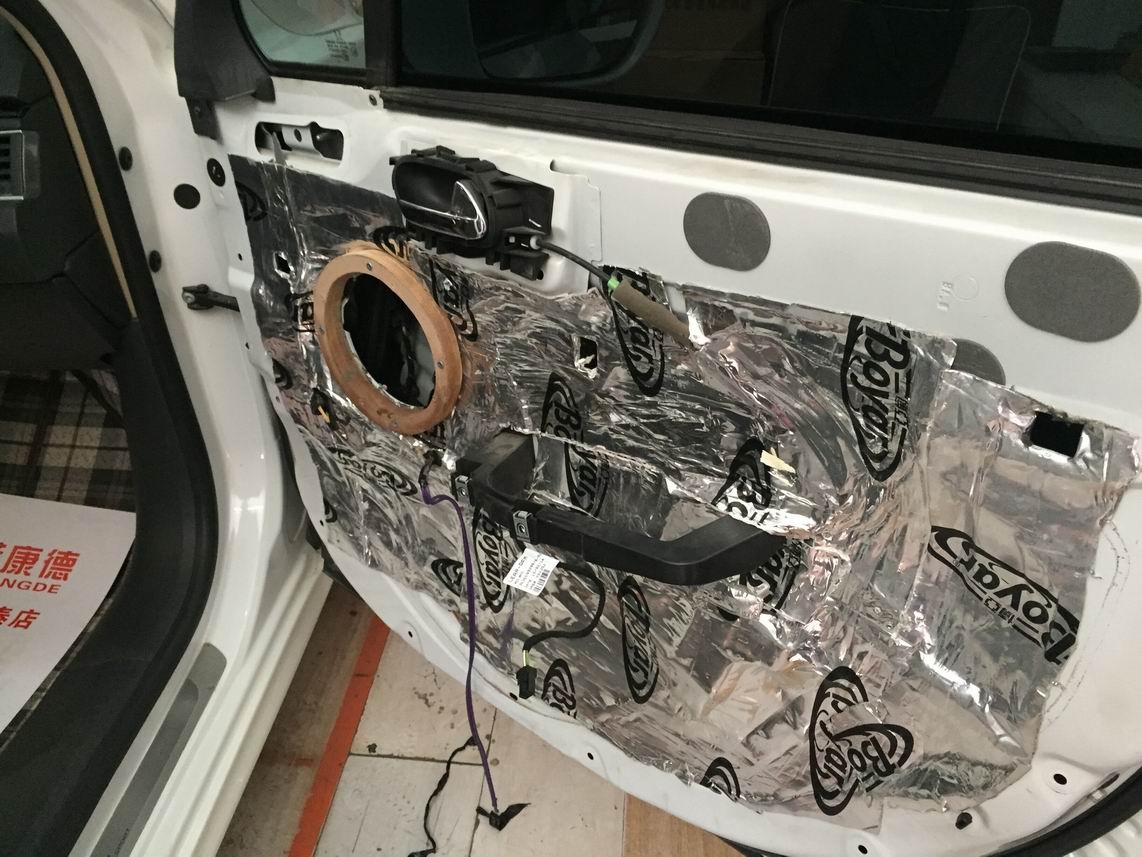 石家莊鴻翔專業(yè)汽車音響改裝標(biāo)志508汽車音響改裝