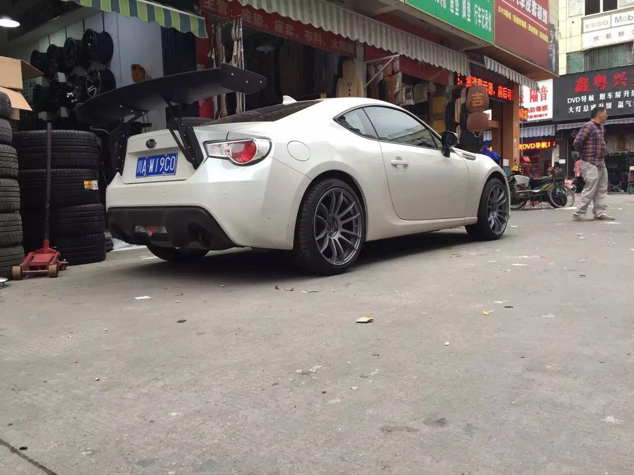 斯巴魯BRZ升級(jí)18寸OZ款輪轂