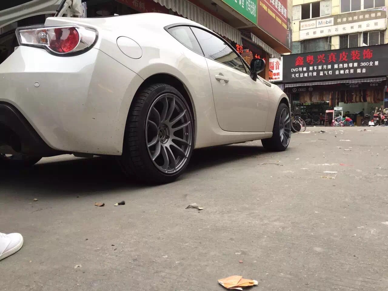 斯巴魯BRZ升級(jí)18寸OZ款輪轂
