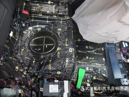 武漢松杉汽車音響改裝店頂級奔馳GLC260全車汽車隔音